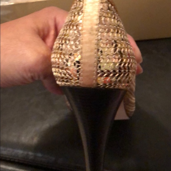 Michael kors tiara pumps - Picture 3 of 5